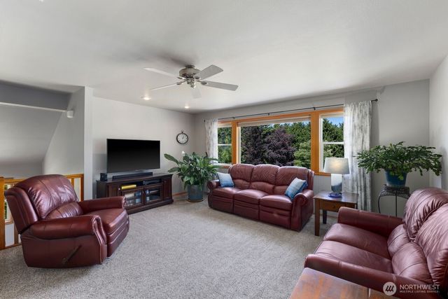 19011 32nd Avenue NW, Stanwood, WA 98292