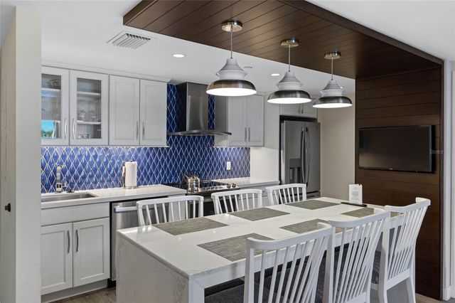 210 SANDS POINT ROAD 2101, Longboat Key, FL 34228