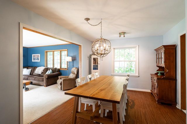 425 Alta Loma DRIVE, Thiensville, WI 53092