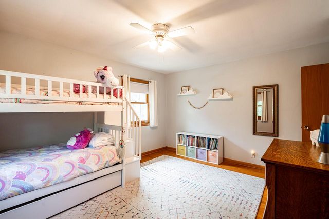 425 Alta Loma DRIVE, Thiensville, WI 53092