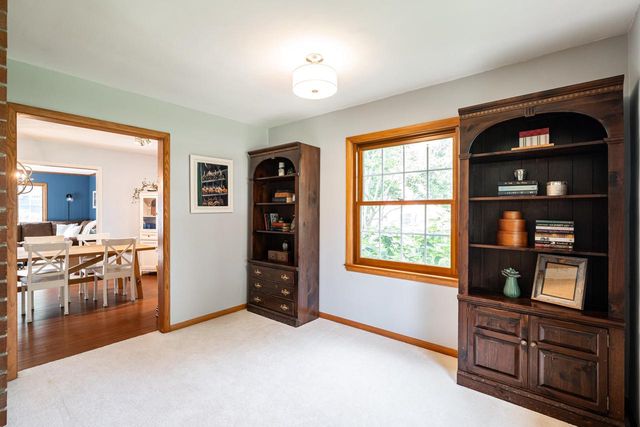 425 Alta Loma DRIVE, Thiensville, WI 53092