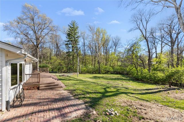 13016 Ambois Drive, St Louis, MO 63141