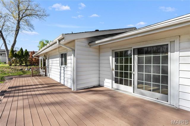 13016 Ambois Drive, St Louis, MO 63141