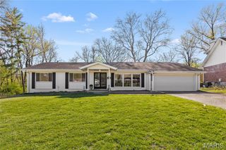 13016 Ambois Drive, St Louis, MO 63141