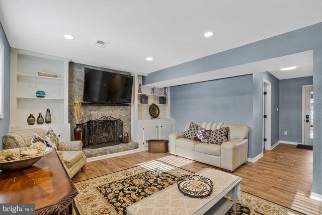 2314 APPLE HILL RD, Alexandria, VA 22308