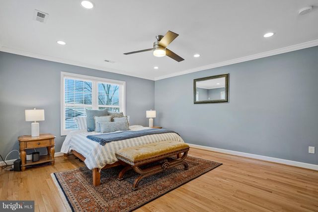 2314 APPLE HILL RD, Alexandria, VA 22308