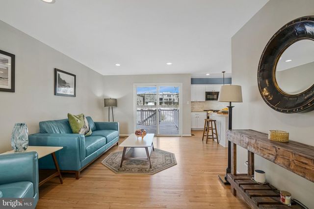 2314 APPLE HILL RD, Alexandria, VA 22308