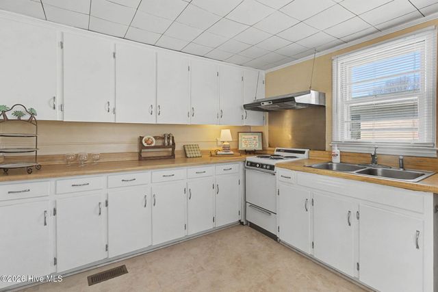 75 Clarkland Village Street, Elizabethtown, NC 28337