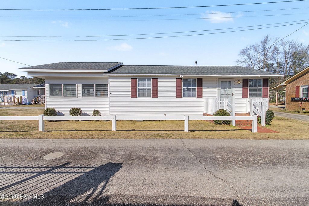 75 Clarkland Village Street, Elizabethtown, NC 28337