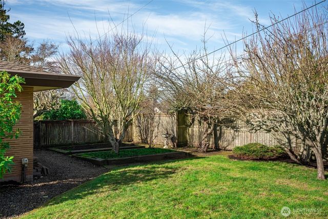 2324 E 17th Street, Bremerton, WA 98310