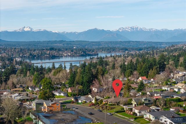 2324 E 17th Street, Bremerton, WA 98310