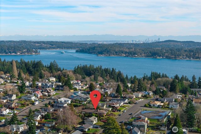 2324 E 17th Street, Bremerton, WA 98310