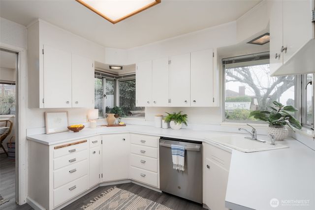 2324 E 17th Street, Bremerton, WA 98310