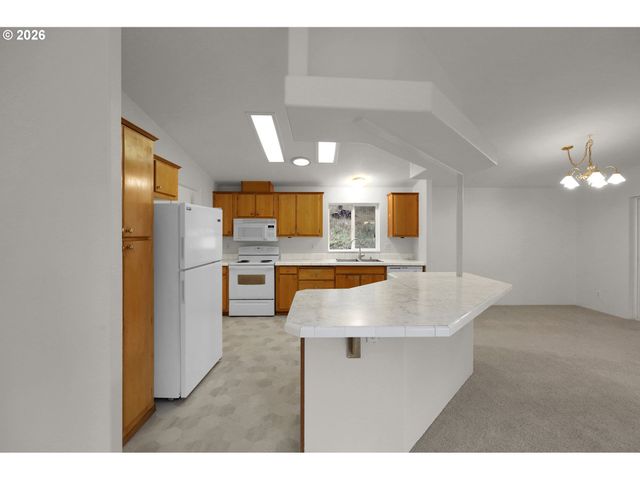 31610 GLENFIDDICH Way, Eugene, OR 97405