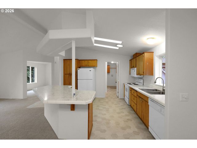 31610 GLENFIDDICH Way, Eugene, OR 97405