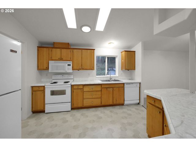 31610 GLENFIDDICH Way, Eugene, OR 97405