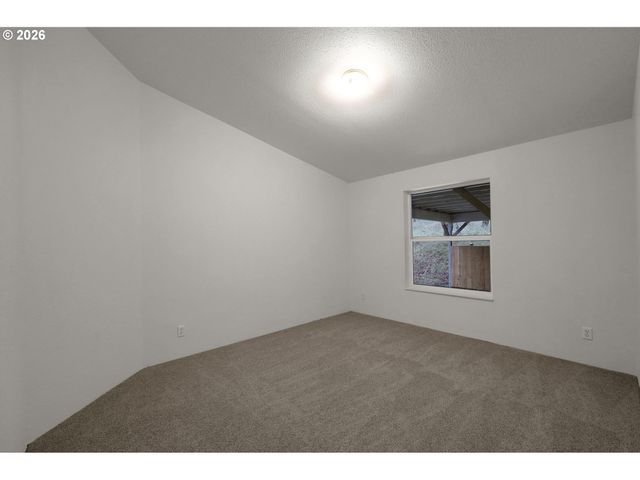 31610 GLENFIDDICH Way, Eugene, OR 97405