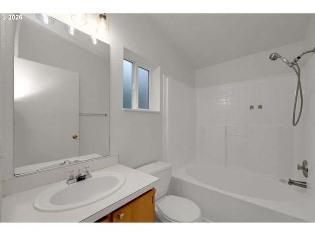 31610 GLENFIDDICH Way, Eugene, OR 97405