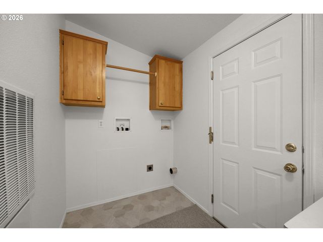 31610 GLENFIDDICH Way, Eugene, OR 97405