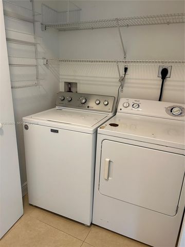 90 SW 3rd St 4311, Miami, FL 33130