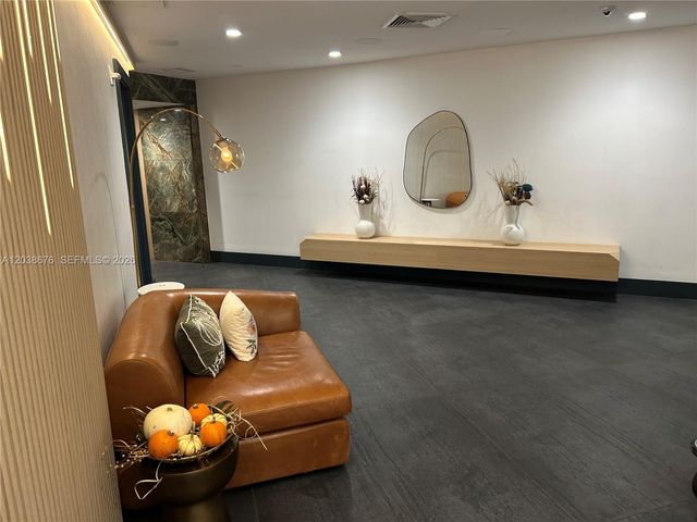 90 SW 3rd St 4311, Miami, FL 33130