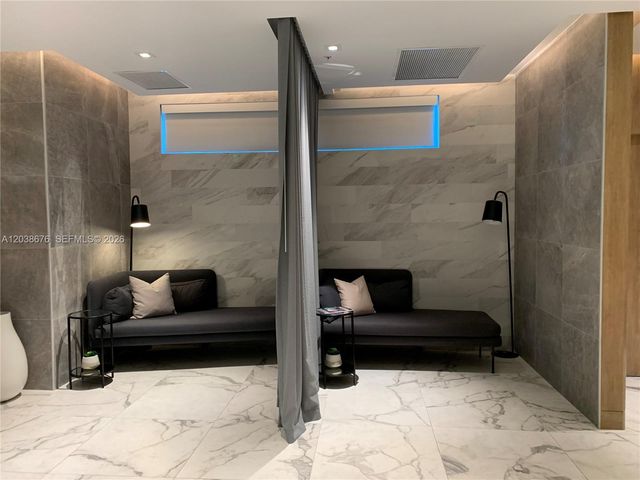 90 SW 3rd St 4311, Miami, FL 33130