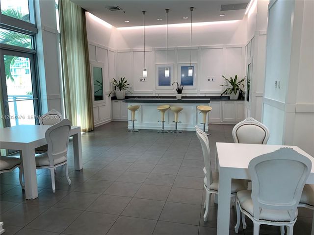 90 SW 3rd St 4311, Miami, FL 33130