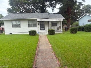 106 Median CIR, Portsmouth, VA 23701
