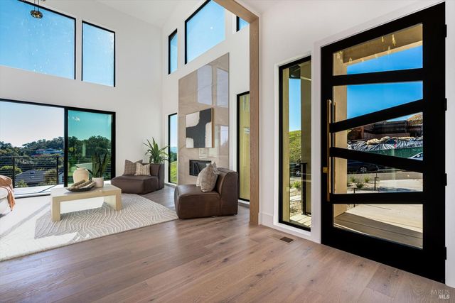 1580 Clear Ridge Dr, Healdsburg, CA 95448