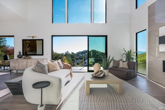 1580 Clear Ridge Dr, Healdsburg, CA 95448