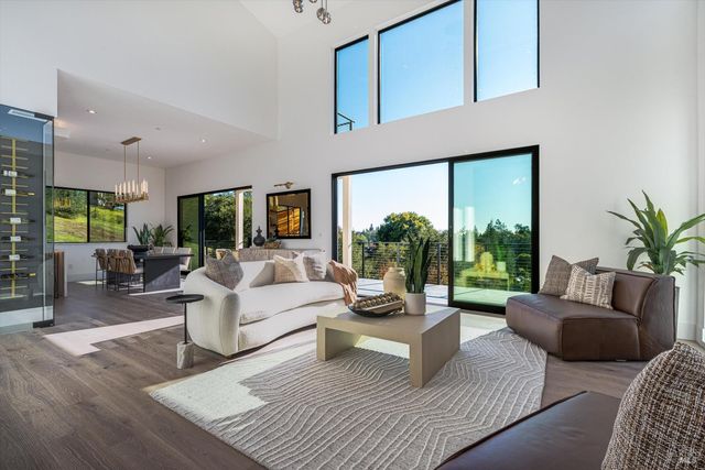 1580 Clear Ridge Dr, Healdsburg, CA 95448