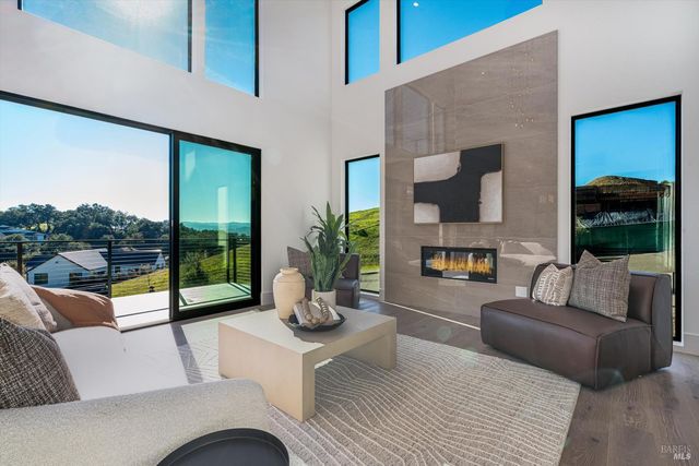 1580 Clear Ridge Dr, Healdsburg, CA 95448