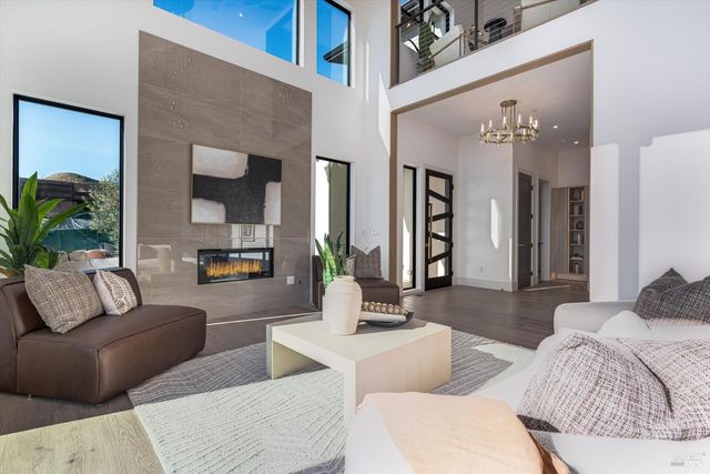 1580 Clear Ridge Dr, Healdsburg, CA 95448