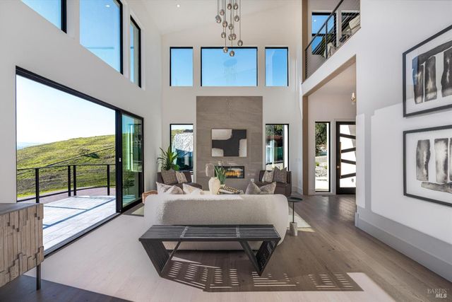 1580 Clear Ridge Dr, Healdsburg, CA 95448