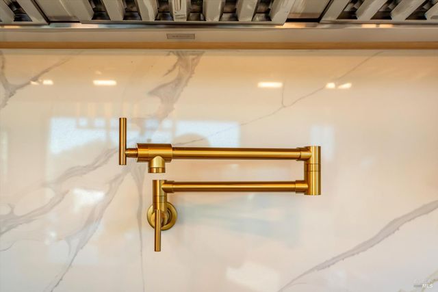 1580 Clear Ridge Dr, Healdsburg, CA 95448