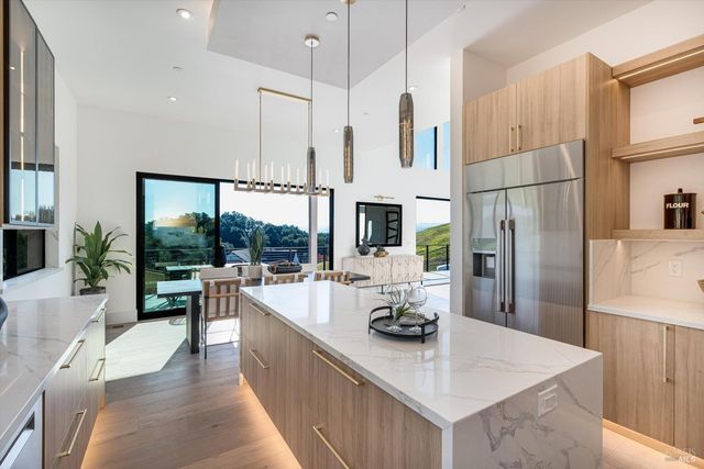 1580 Clear Ridge Dr, Healdsburg, CA 95448