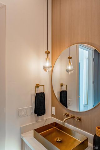 1580 Clear Ridge Dr, Healdsburg, CA 95448