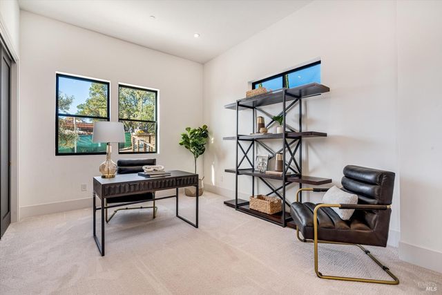 1580 Clear Ridge Dr, Healdsburg, CA 95448