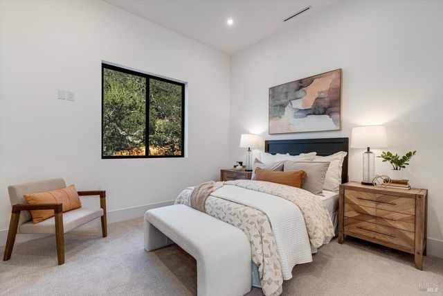 1580 Clear Ridge Dr, Healdsburg, CA 95448