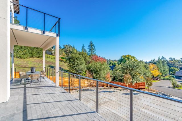 1580 Clear Ridge Dr, Healdsburg, CA 95448