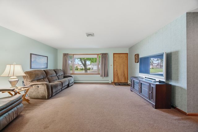 3245 Halsted Street, Steger, IL 60475
