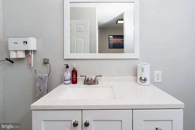 1006 HICKORY DR, Vineland, NJ 08360