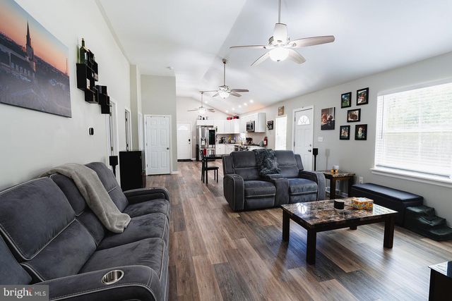 1006 HICKORY DR, Vineland, NJ 08360