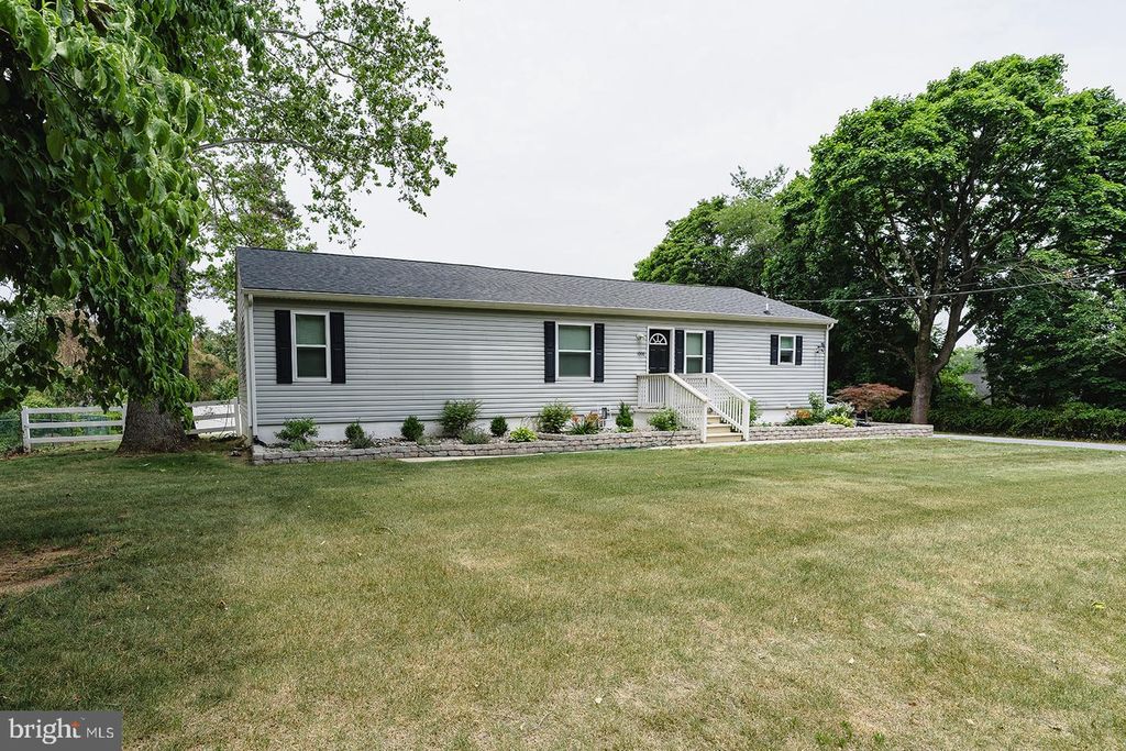 1006 HICKORY DR, Vineland, NJ 08360