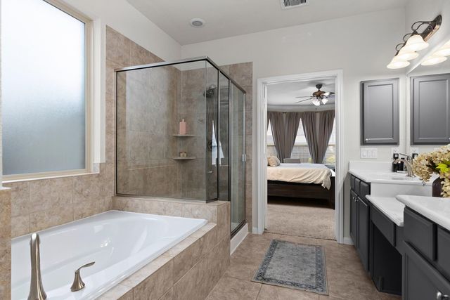 1411 Silver Rings Court, Pearland, TX 77581