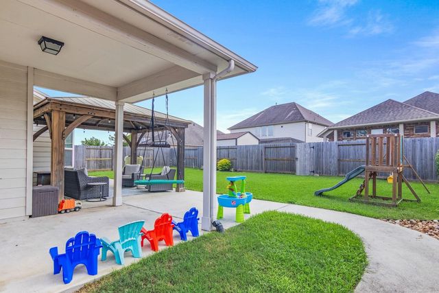 1411 Silver Rings Court, Pearland, TX 77581