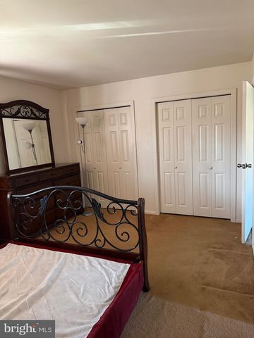 1304 BLUE JAY DR, Lancaster, PA 17601