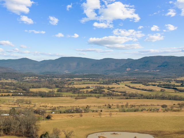 20136 Old State Highway 28, Pikeville, TN 37367