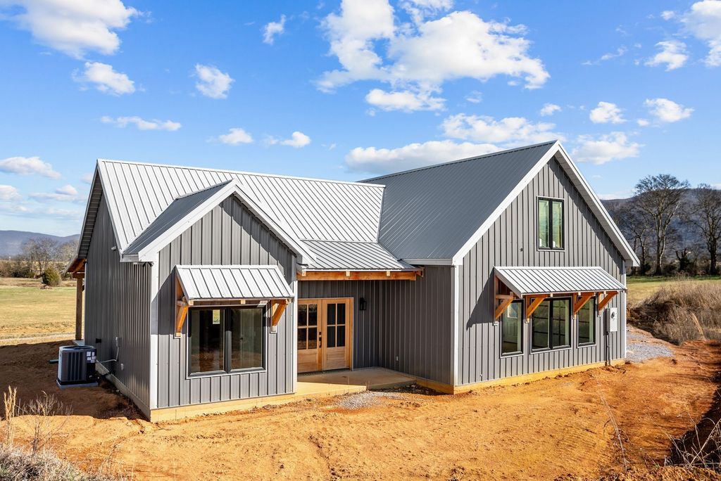 20136 Old State Highway 28, Pikeville, TN 37367