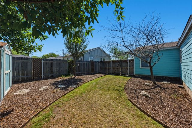 916 E 49th ST, Austin, TX 78751